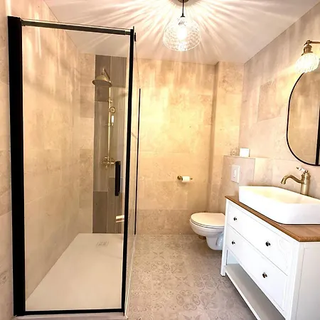 Holiday home Maison De Charme, Vue Foret,4 Chambres, Draps Et Serviettes Inclus, St-denis-margeride *