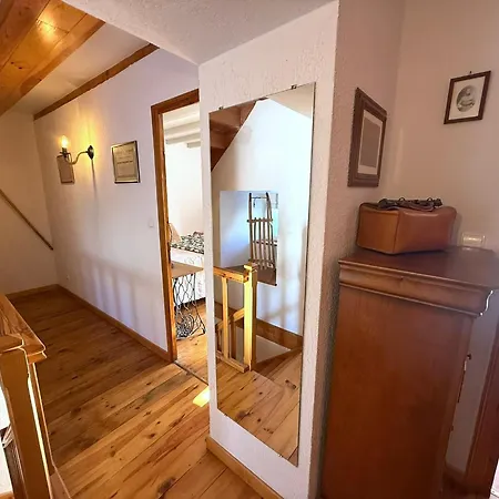 Holiday home Maison De Charme, Vue Foret,4 Chambres, Draps Et Serviettes Inclus, St-denis-margeride
